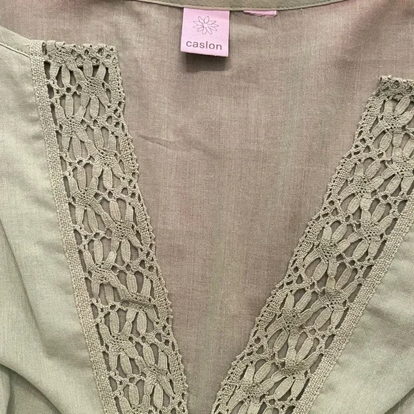 CASLON GREEN V NECK TOP - Picture 6 of 6